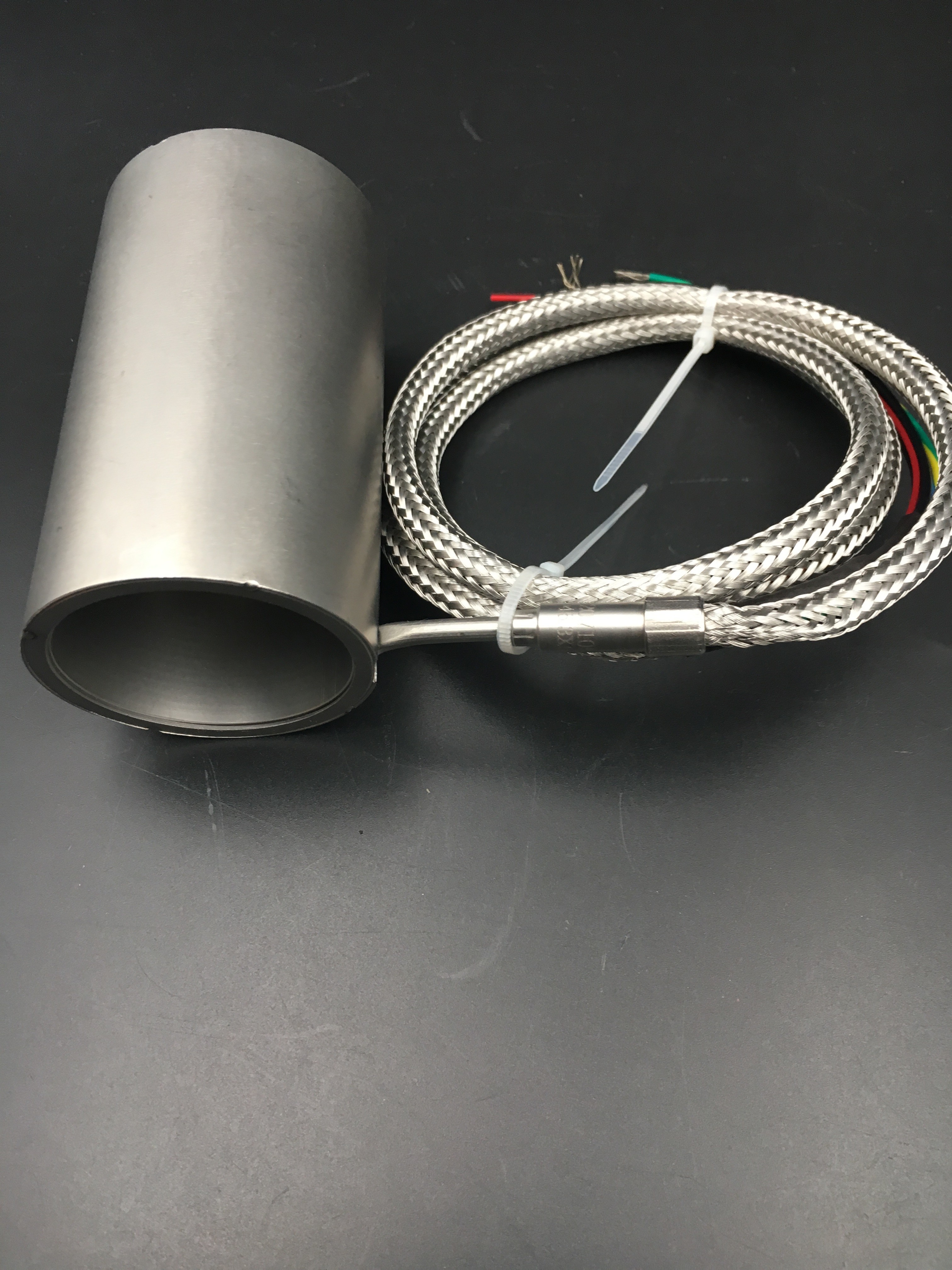 1050W 200V Flat Hot Runner Coil Heaters 2.2 X 4.2mm Cover With Stainless Steel Material